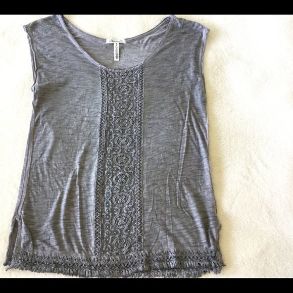 Aeropostale Tops - AEROPOSTALE Women Gray Tank Top Crew Neck Fringed
